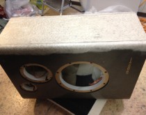 剥離途中のVICTOR SX1000LABO シースルー塗装は元塗装を剥離後、クリアに染料を混合して塗装を行う